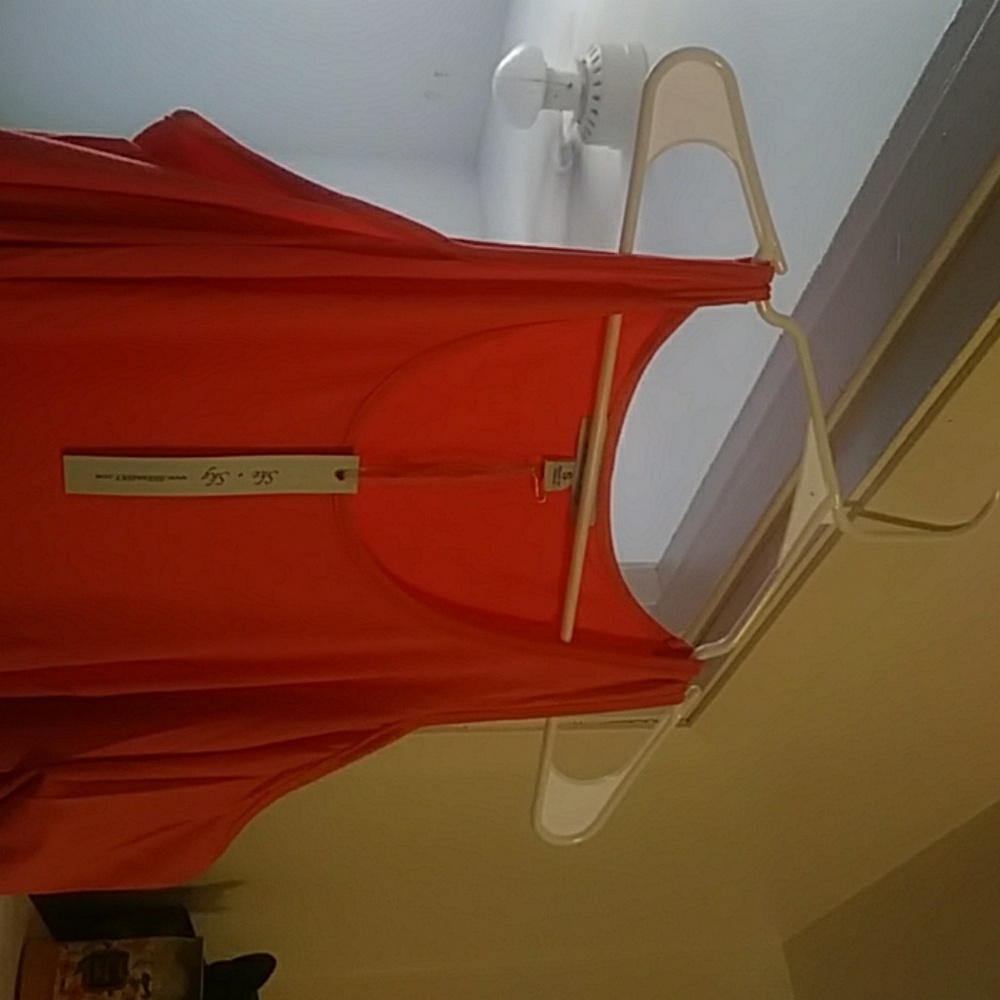 Top - Picture 2 of 2